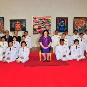  ภาพถ่ายบรรยากาศ พระเจ้าวรวงศ์เธอ พระองค์เจ้าโสมสวลี พระวงราชาทินัดดามาตุ เสด็จทรงเปิดการแสดงศิลปกรรมเด็กและเยาวชนแห่งชาติ ครั้งที่ ๘