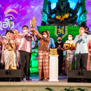  พิธีส่งมอบสัญลักษณ์ประจำงานมหกรรมศิลปวัฒนธรรมไทย