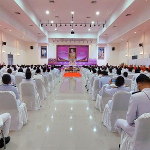  วิทยาลัยนาฏศิลปร้อยเอ็ด เข้าร่วมกิจกรรมทำบุญตักบาตรพระราชกุศล เฉลิมพระเกียรติสมเด็จพระนางเจ้าสุทิดา พัชรสุธาพิมลลักษณ พระบรมราชินี เนื่องในโอกาสวันเฉลิมพระชนมพรรษา