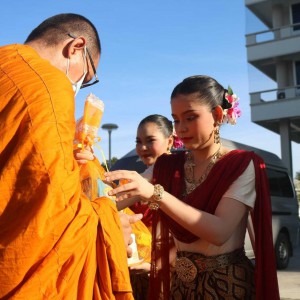 LINE_ALBUM_โครงการรวมใจภักดิ์รักพระพันปีฯ ณ วัฒน__0.jpg