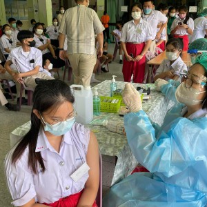  โรงพยาบาลพุทธมณฑล ดำเนินการฉีดวัคซีนไข้หวัดใหญ่ 4 สายพันธุ์ ให้กับนักเรียนวิทยาลัยนาฏศิลป