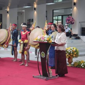  อธิการบดีสถาบันบัณฑิตพัฒนศิลป์ ให้เกียรติเป็นประธานเปิดอาคารวิทยบริการวิทยาลัยนาฏศิลปเชียงใหม่