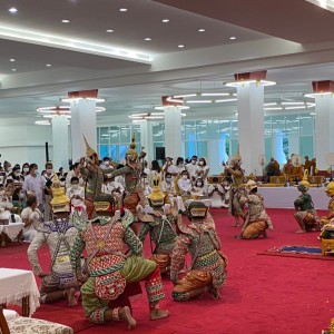  วิทยาลัยนาฏศิลปสุพรรณบุรี  จัดการแสดงเผยแพร่ เนื่องในงานพิธีอัญเชิญอัฐิธาตุ สมเด็จพระญาณวชิโรดม (หลวงพ่อวิริยังค์ สิรินธฺโร)