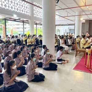  วิทยาลัยนาฏศิลปอ่างทอง ร่วมกิจกรรมแห่เทียนและถวายเทียนจำนำพรรษา ประจำปีการศึกษา 2565