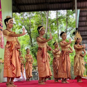  วิทยาลัยนาฏศิลปลพบุรี  ร่วมจัดการแสดงและบรรเลงดนตรี ในโครงการศิลปะเพื่อชีวิต