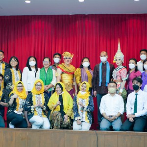  วิทยาลัยนาฏศิลปนครศรีธรรมราช  ให้การต้อนรับคณาจารย์จากมหาวิทยาลัยวลัยลักษณ์ และ Universitas Negeri Surabaya  จากประเทศอินโดนีเซีย