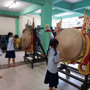  วิทยาลัยนาฏศิลปเชียงใหม่  สอนหลักสูตรระยะสั้น "การตีกลองสะบัดชัย"(ลายพ่อครูคำ  กาไวย์)