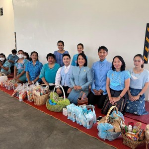  วิทยาลัยนาฏศิลปลพบุรี ร่วมกิจกรรมทำบุญตักบาตรเนื่องในวันเฉลิมพระชนมพรรษา  สมเด็จพระนางเจ้าสิริกิติ์ พระบรมราชินีนาถ พระบรมราชชนนีพันปีหลวง