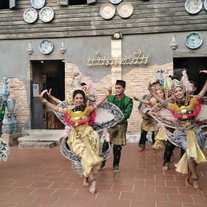  วิทยาลัยนาฏศิลปพัทลุง จัดการแสดงเผยแพร่ ในงานน้อมกราบสิริกานต์ สมเด็จพระนางเจ้าสิริกิติ์ พระบรมราชินีนาถ พระบรมราชชนนีพันปีหลวง
