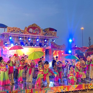 วิทยาลัยนาฏศิลปสุพรรณบุรี จัดการแสดง เนื่องในงาน”บันทึกเทปรายการรถมหาสนุก”
