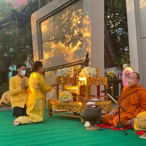  วิทยาลัยนาฏศิลปเชียงใหม่ เข้าร่วมพิธีน้อมรำลึก เพื่อถวายเป็นพระราชกุศล เนื่องวันคล้ายวันพระบรมราชสมภพ พระบาทสมเด็จพระบรมชนกาธิเบศร มหาภูมิพลอดุลยเดชมหาราช บรมนาถบพิตร