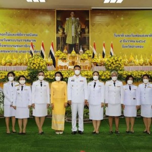  วิทยาลัยนาฏศิลปอ่างทอง ร่วมกิจกรรมเนื่องในวันคล้าย วันพระราชสมภพ พระบาทสมเด็จพระบรมชนกาธิเบศร มหาภูมิพลอดุลยเดชมหาราช บรมนาถบพิตร วันชาติ และวันพ่อแห่งชาติ 5 ธันวาคม 2565