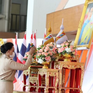  วิทยาลัยนาฏศิลปสุพรรณบุรี จัดพิธีเจริญพระพุทธมนต์และถวายพระพร แด่สมเด็จพระเจ้าลูกเธอ เจ้าฟ้าพัชรกิติยาภา นเรนทิราเทพยวดี กรมหลวงราชสาริณีสิริพัชร มหาวัชรราชธิดา ให้ทรงหายจากพระอาการประชวร