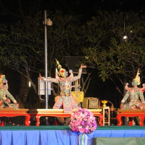  วิทยาลัยนาฎศิลปเชียงใหม่ จัดการแสดงโขน เรื่อง รามเกียรติ์ ชุด พรหมพงศ์วงศ์อสุรา ในโครงการเผยแพร่ศิลปวัฒนธรรมทั่วทิศแผ่นดินไทย