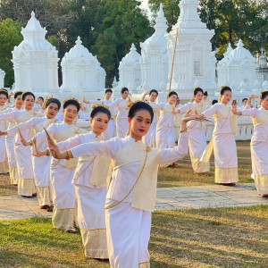  วิทยาลัยนาฎศิลปเชียงใหม่ เข้าร่วมขบวนเคลื่อนปราสาทในงาน “อาลัย เดือนลับฟ้า สู่สรวง”