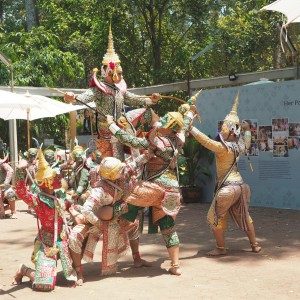  วิทยาลัยนาฏศิลปลพบุรี เผยแพร่ศิลปวัฒนธรรมด้านนาฏดุริยางคศิลป์ การแสดง รำกลองยาว และ การแสดงโขน
