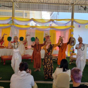  วิทยาลัยนาฏศิลปลพบุรี จัดการเผยแพร่ศิลปวัฒนธรรม การแสดงโขน เรื่อง รามเกียรติ์  ชุด นางกากนาสูรลักข้าวทิพย์ในงานประเพณีกวนข้าวทิพย์