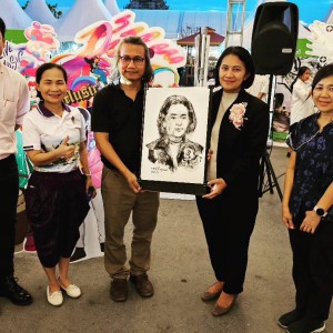  วิทยาลัยช่างศิลปสุพรรณบุรี จัดกิจกรรมการวาดภาพเหมือนในงานสานศิลป์ 2 ถิ่นวัฒนธรรม