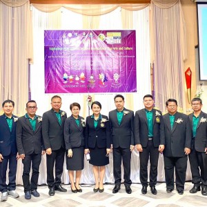  ผู้อำนวยการวิทยาลัยนาฏศิลปพัทลุง  ได้รับรางวัลผู้นำเสนอผลงานวิจัย ดีเด่น กลุ่มดนตรี ในการประชุมวิชาการนำเสนอผลงานวิจัยระดับชาติ  สถาบันบัณฑิตพัฒนศิลป์ ครั้งที่ 7