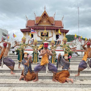  วิทยาลัยนาฏศิลปพัทลุง  จัดการแสดงเข้าร่วมขบวนแห่เรือพระวัดบ้านสวนและสมโภชเรือพระจังหวัดพัทลุง  เนื่องในงานประเพณีแข่งโพนลากพระ