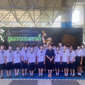  วิทยาลัยนาฏศิลป  นำนักเรียนเช้าชมการแสดงโขนมูลนิธิส่งเสริมศิลปาชีพฯ ตอน กุมภกรรณทดน้ำ