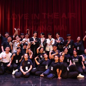 LINE_ALBUM_Love  in the air_231113_2.jpg