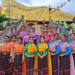  วิทยาลัยนาฏศิลปลพบุรี  จัดการแสดงเผยแพร่ศิลปวัฒนธรรม ในงาน “ตักบาตรข้าวต้มลูกโยน”