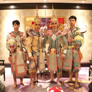  คณะศิลปศึกษา การแสดงโขนชุด พระรามรบทศกัณฐ์ ในงานเลี้ยงอาหารค่ำประธานสภาแห่งชาติสาธารณรัฐสังคมนิยมเวียดนาม