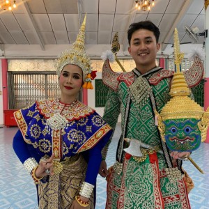  คณะศิลปศึกษา จัดการแสดงนาฏศิลป์ไทยชุด รำพระรามตามกวาง และรำเมขลารามสูร ณ วัดบางค้อ