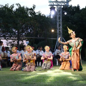  คณะศิลปศึกษา จัดการแสดงนาฏศิลป์ไทย ในงานพรรณไม้งามอร่ามสวนหลวง ร.9 ประจำปี 2566