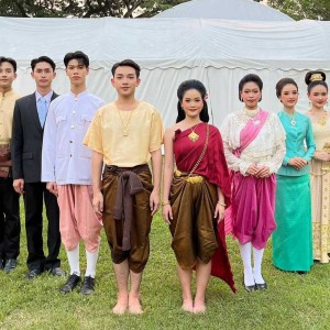  คณะศิลปศึกษา จัดการแสดงรำวงมาตรฐาน เนื่องในงานวันกาชาด 100 ปี