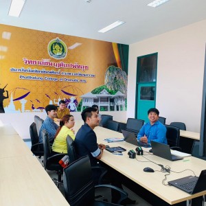 LINE_ALBUM_ประชุมร่างหลักสูตร_๒๓๑๒๐๘_157.jpg