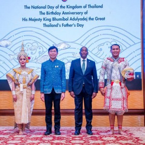  คณะศิลปศึกษา จัดการแสดงนาฏศิลป์ไทย และบรรเลงดนตรีไทย ในงานวันชาติไทย งานเปิดพิพิธภัณฑ์การเกษตร และงานขอบคุณสายการบิน ณ กรุงไนโรบี ประเทศสาธารณรัฐเคนยา