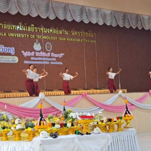 744351.jpg