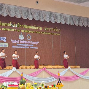 744345.jpg