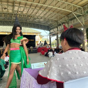 LINE_ALBUM_ประกวดชุดรีไซเคิล_๒๓๑๒๓๑_21.jpg