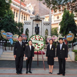  ผู้บริหารและครูวิทยาลัยนาฏศิลป  เข้าร่วมกิจกรรมวันคล้ายวันพระปิ่นเกล้าเจ้าอยู่หัว  ณ โรงละครแห่งชาติ กรุงเทพมหานคร