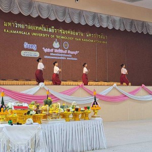 744344.jpg