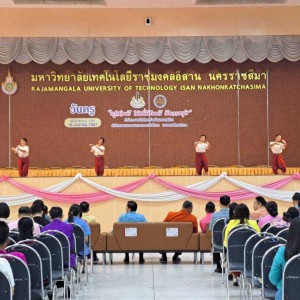 744353.jpg