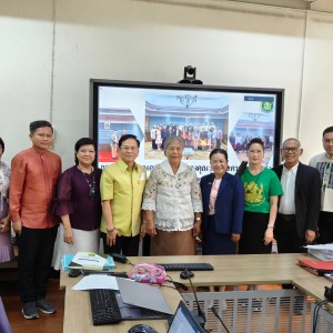  โครงการบัณฑิตศึกษา จัดโครงการปรับปรุงและวิพากษ์หลักสูตรศิลปดุษฎีบัณฑิตและหลักสูตรศิลปมหาบัณฑิต