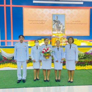  วิทยาลัยช่างศิลปสุพรรณบุรี เข้าร่วมกิจกรรมวางพานพุ่มดอกไม้ถวายราชสักการะ เนื่องในวันพ่อขุนรามคำแหงมหาราช