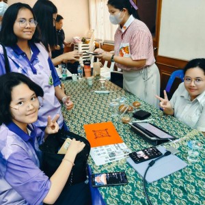  วิทยาลัยช่างศิลป แนะแนวการศึกษาจัดฝึกอบรมอาชีพ "เด็กดีมีอาชีพ" ณ โรงเรียนบางกะปิ