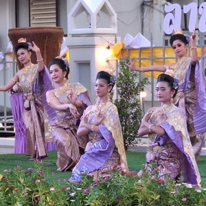 LINE_ALBUM_งานกาชาด 2 เมษายน_๒๔๐๔๐๓_14.jpg