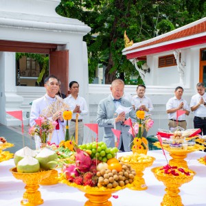  พิธีบวงสรวงพระรูปสมเด็จพระบวรราชเจ้ามหาสุรสิงหนาท และลงนามจัดตั้งสถาบันมหาสุรสิงหนาท